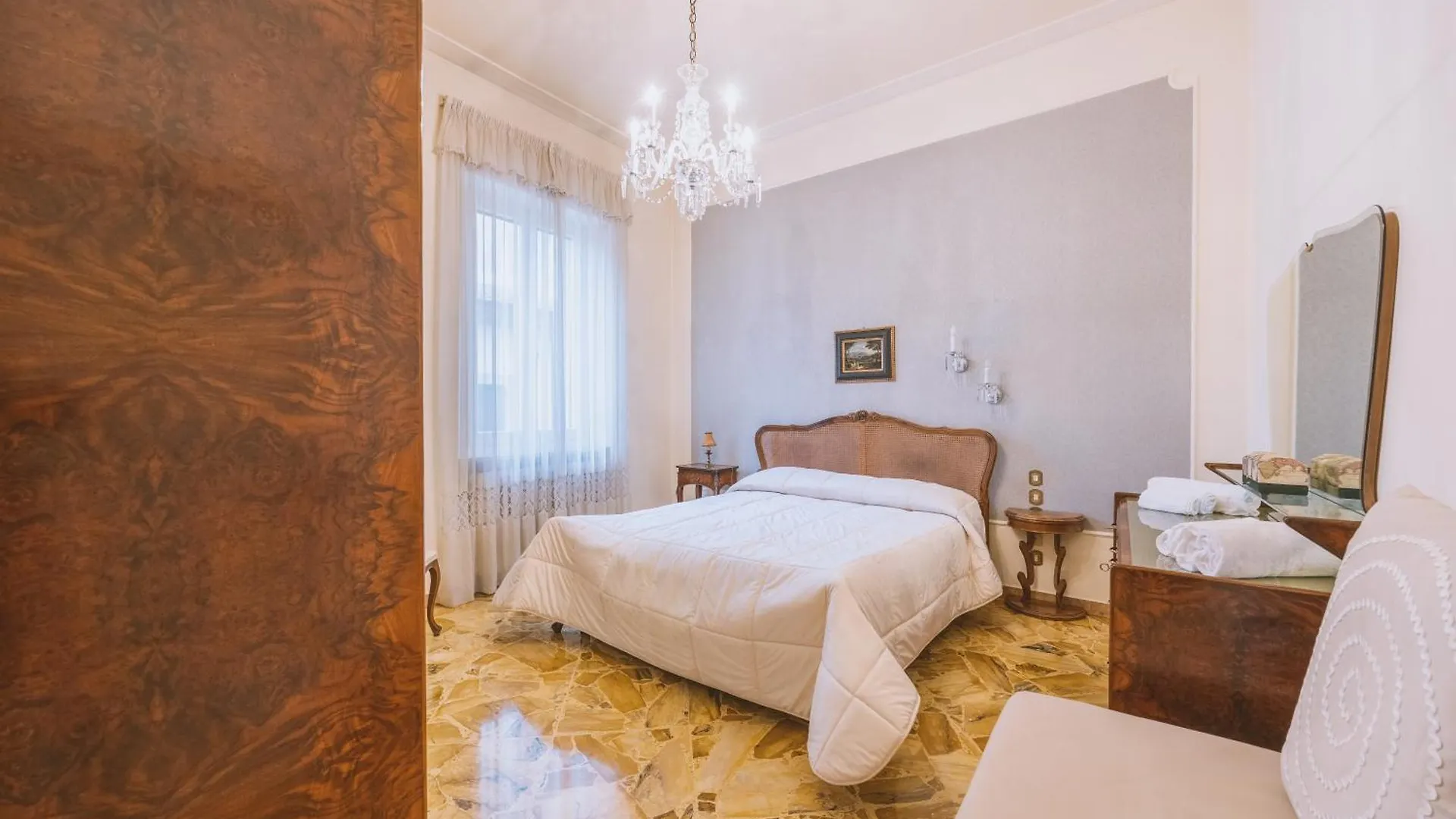 Casadoro Apartment Arezzo 0*,